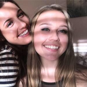 Meet your Posher, Larissa